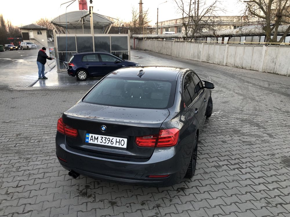 BMW 328i F30(FL)