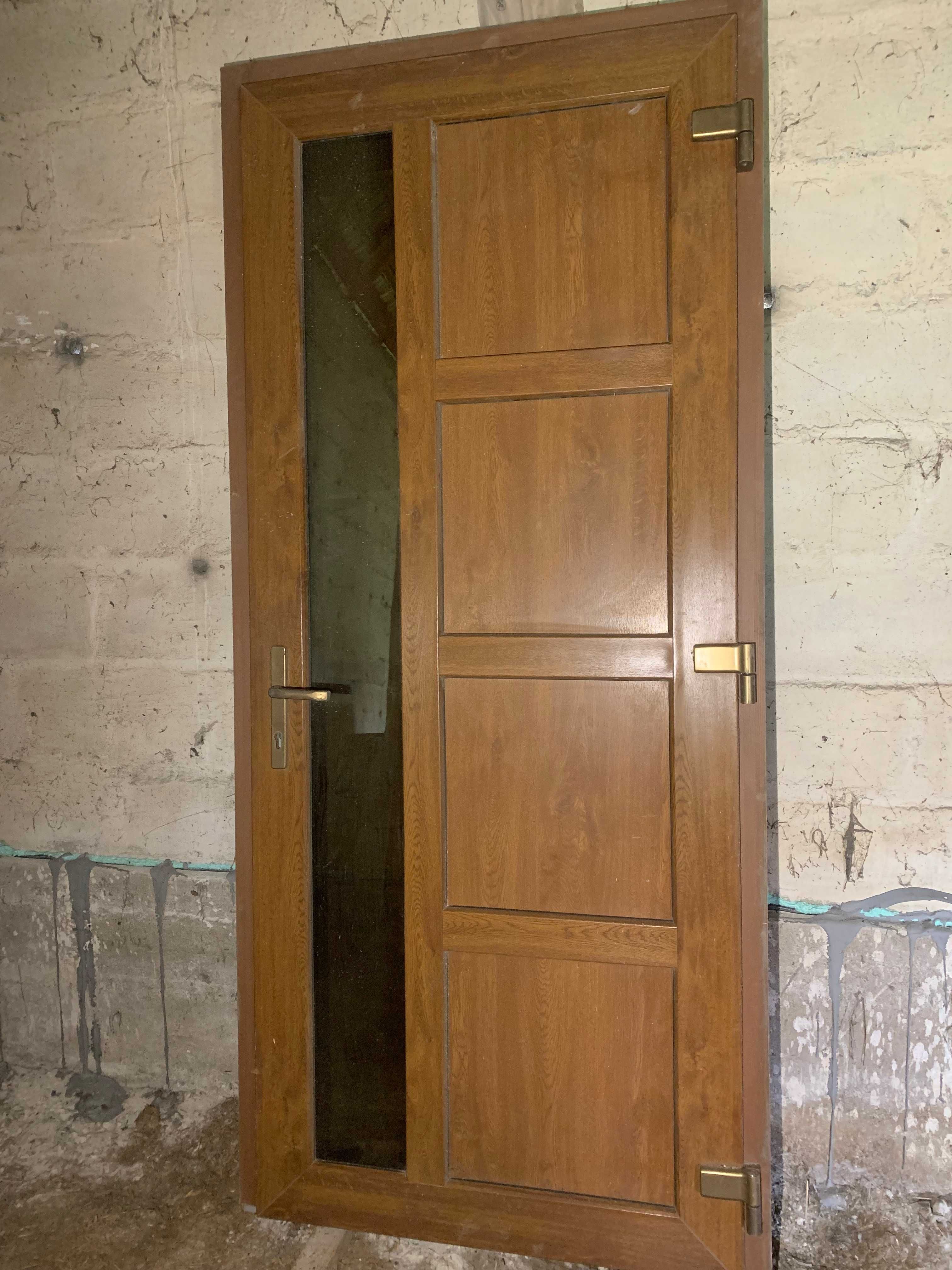 Duże drzwi zewnętrzne konstrukcja aluminiowa dwie sztuki - P/L