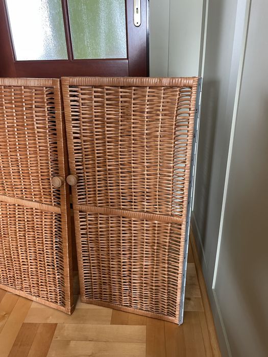 Front fronty z wikliny z zawiasami