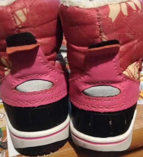 Sprzedam Botki różowe . Rozmiar 20