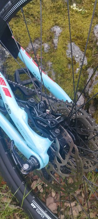 BTT 29 carbono full suspensão TREK USA