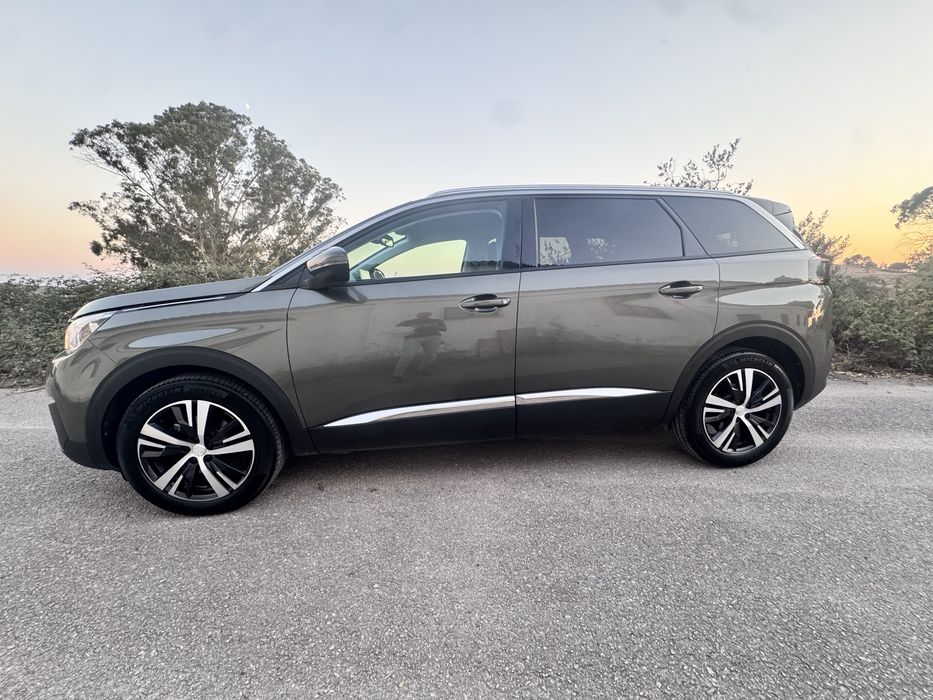 PEUGEOT 5008 1.5 hdi ALLURE 2019 full extras garantia 18 meses