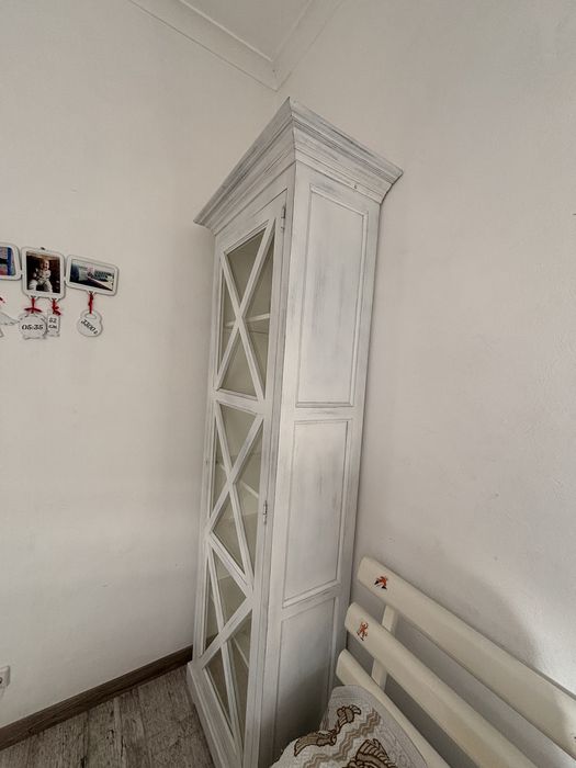 Шафа з натурального дерева