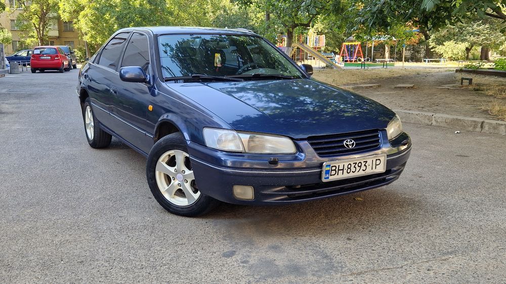 Toyota Camry 20.