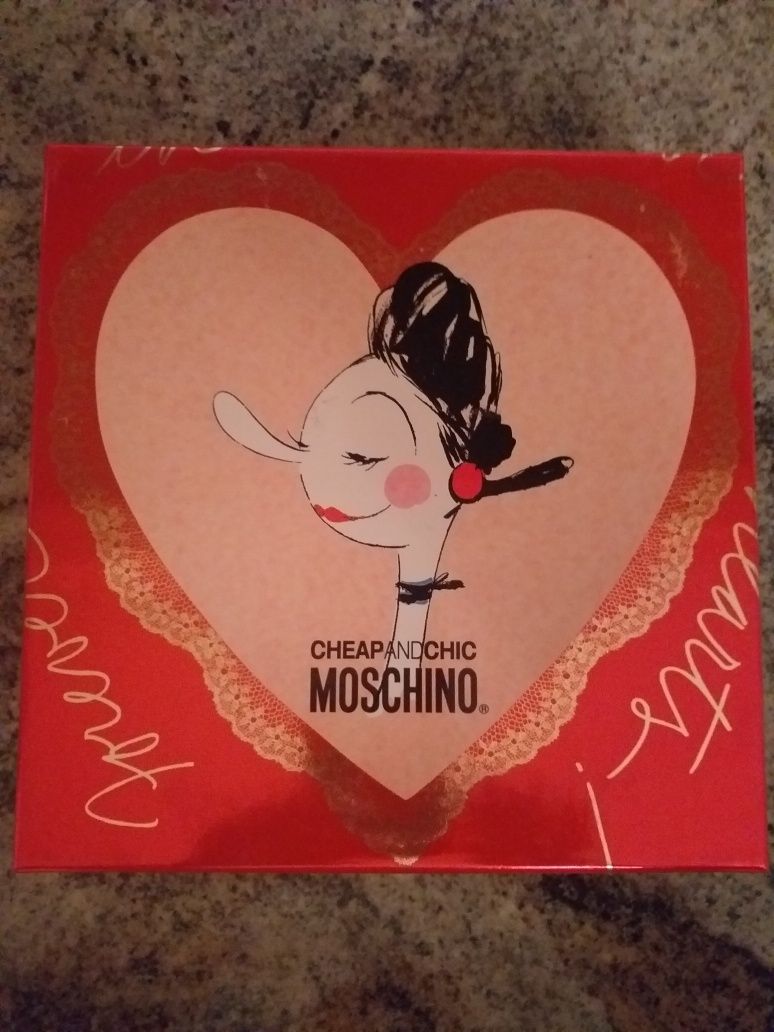 Caixa Perfume "Moschino"