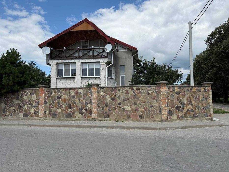 Продаж будинку в селі Ременів біля Львова