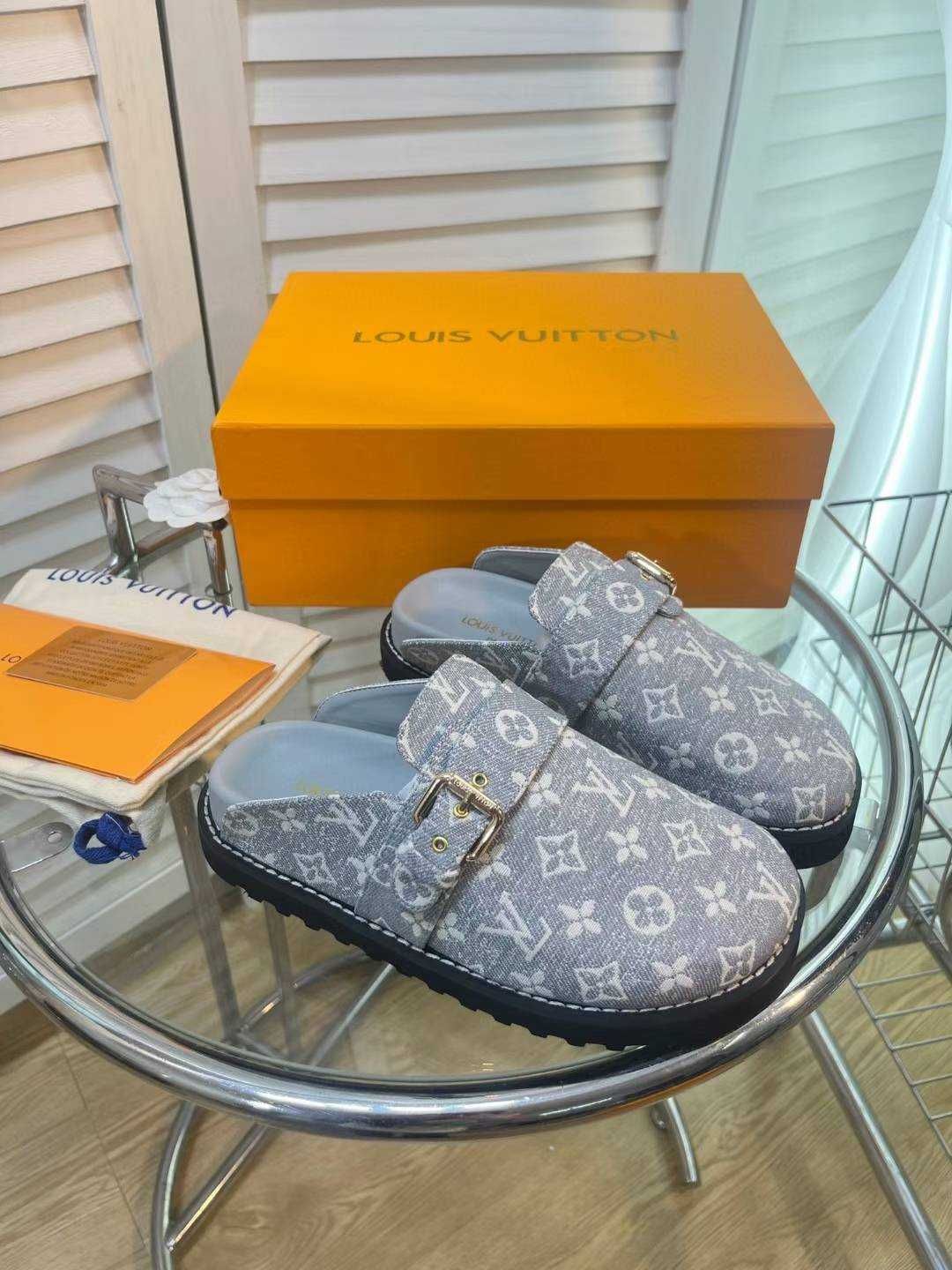 Louis Vuitton Buty, sandaly klapki, skora 180211