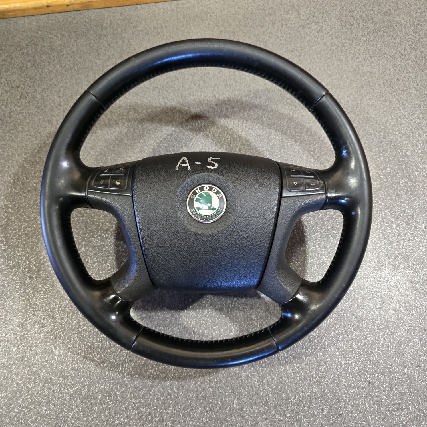 Кермо, руль Skoda Octavia A5