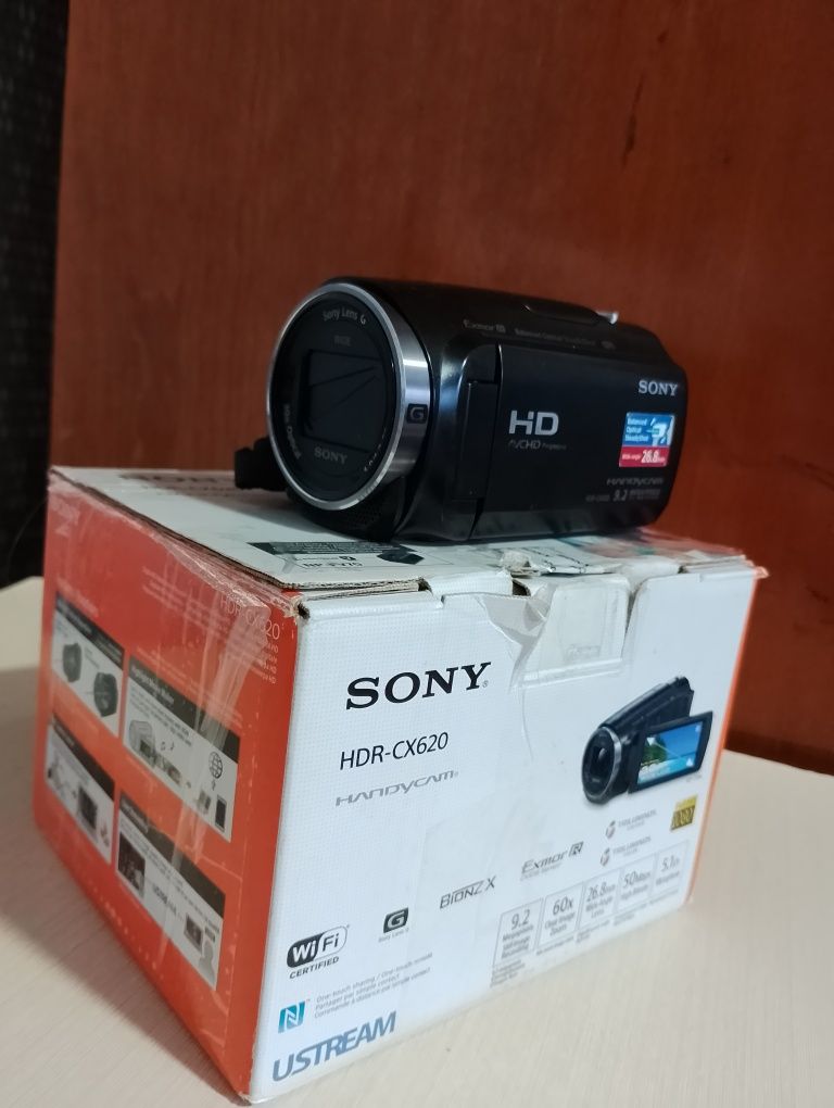 Видеокамера Sony CX-620