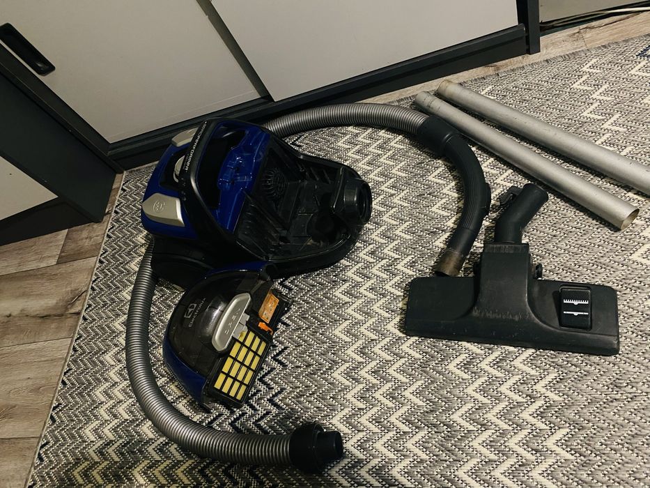 Продам пилосос Elektrolux