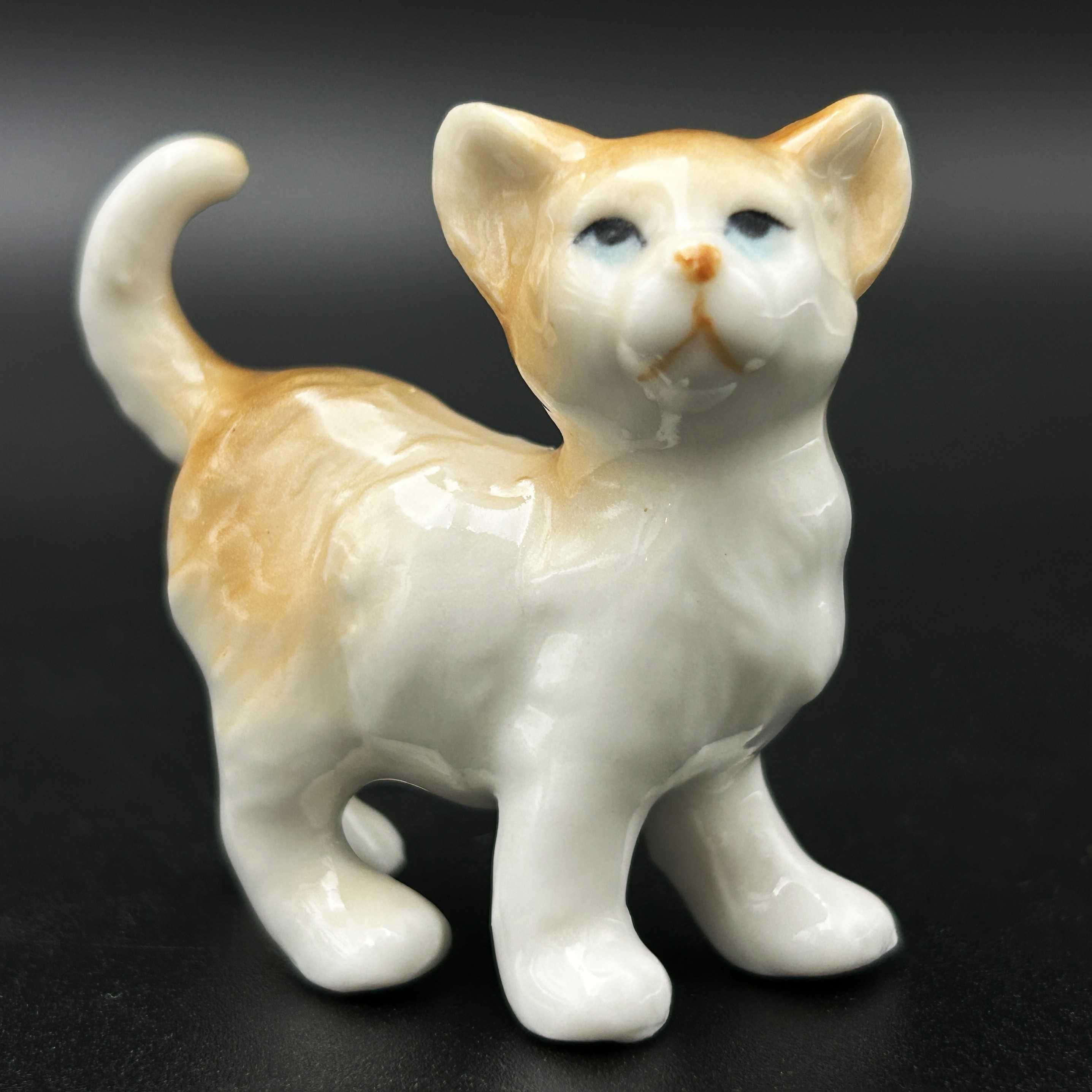 Figurka porcelanowa:” Kot- Kotek”