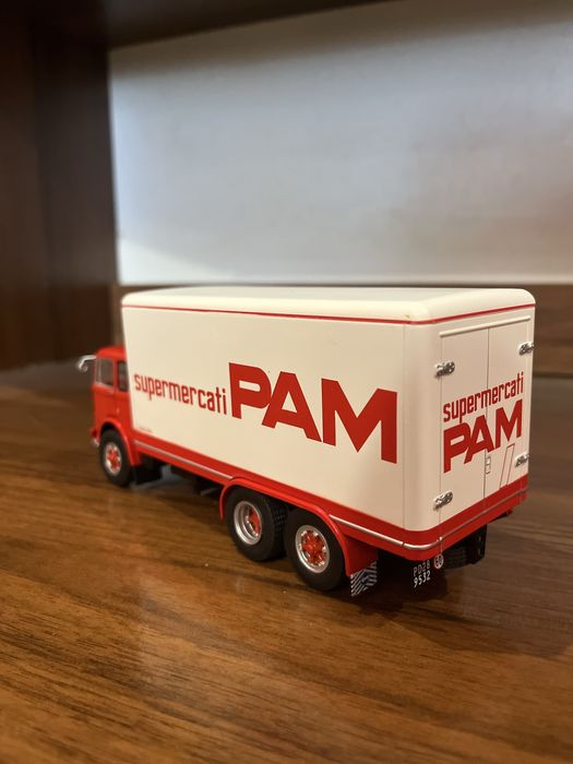 Фура OM 150 (1967) з журналом