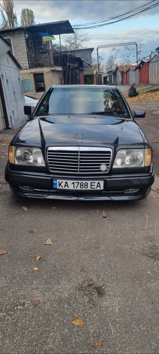 Mercedes-Benz 124 Coupe 300-24v