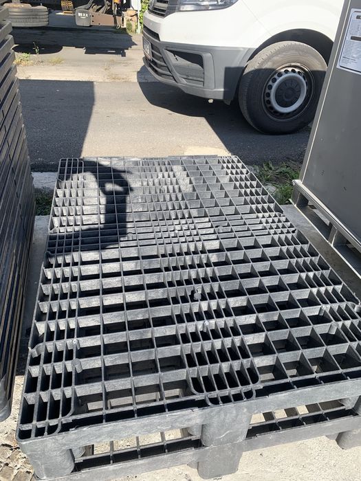 Palety plastikowe 80x120 europalety