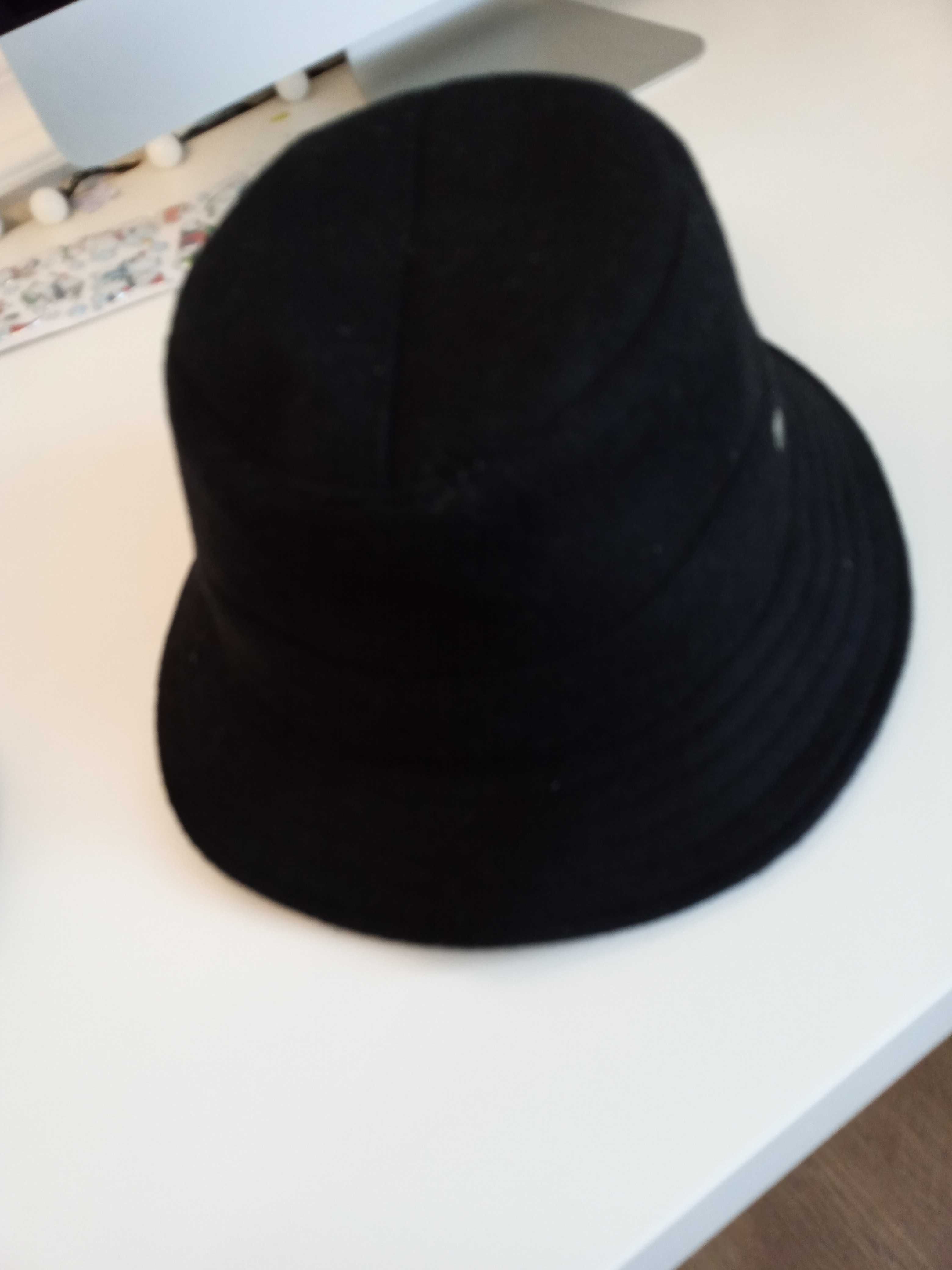 Чоловічий капелюх