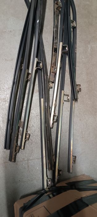 Fiat 126p prowadnica szyby długa prawa oryginalna ST i FL