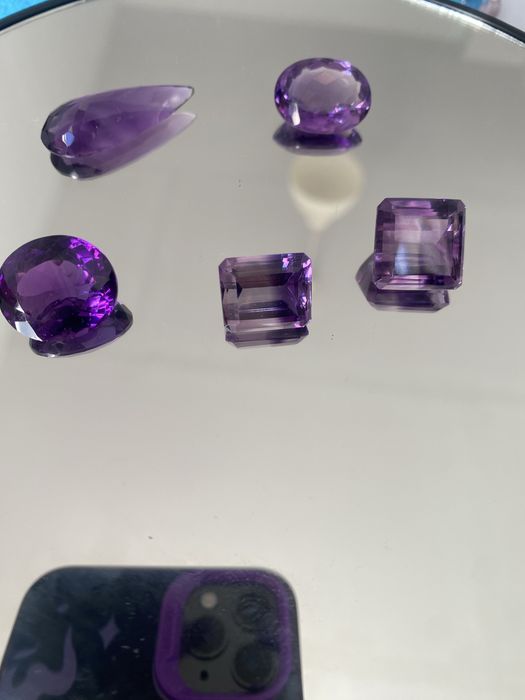 Vendo pedras preciosas