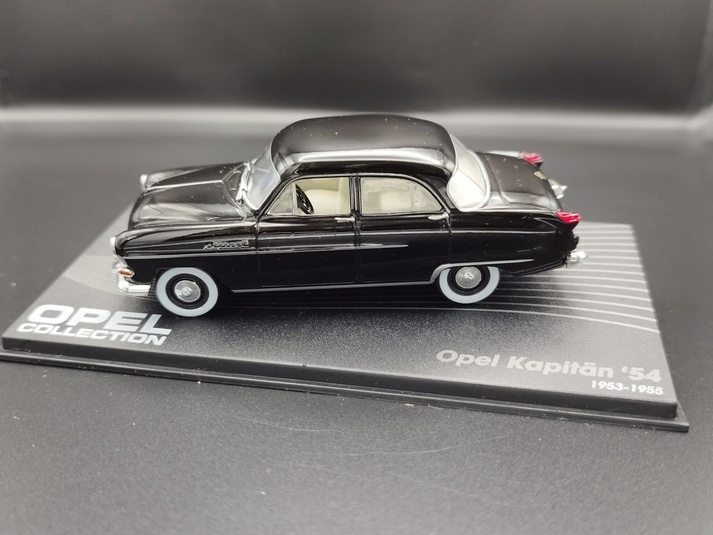 1:43 Opel Collection 1953-55 Opel Kapitan'54  model używany