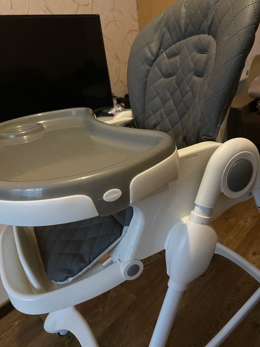 Продам стуло для годування Garrello