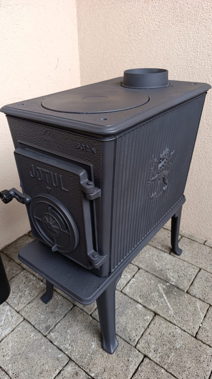 Kominek żeliwny wolnostojący Jotul Z Norwegii
