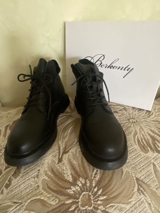 Женские осенние ботинки