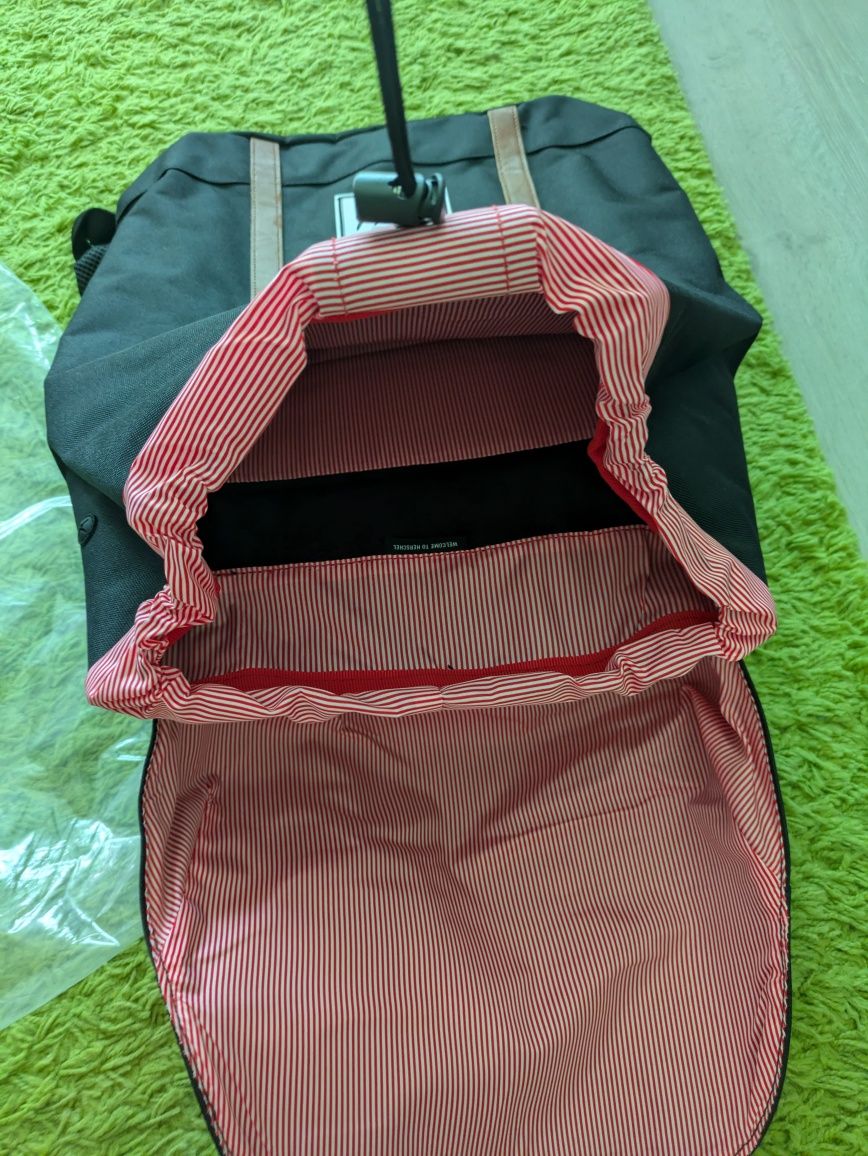 (baixa de preço) Mochila Herschel 23L preta a estrear