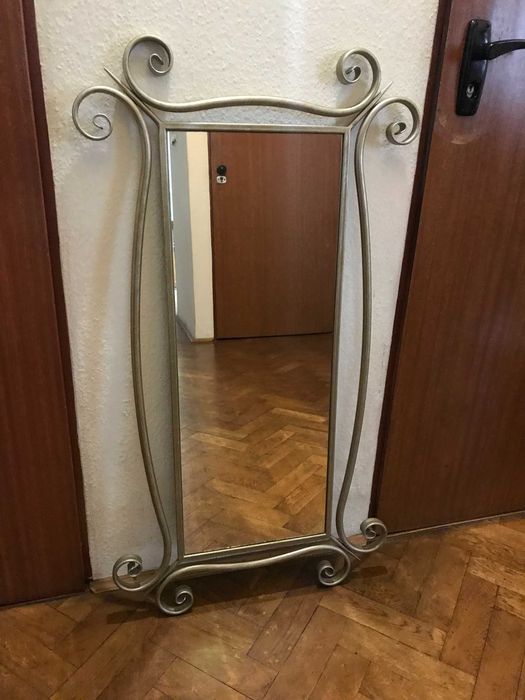 Lustro w metalowej ramie. Wymiary 106x56, 80x30.