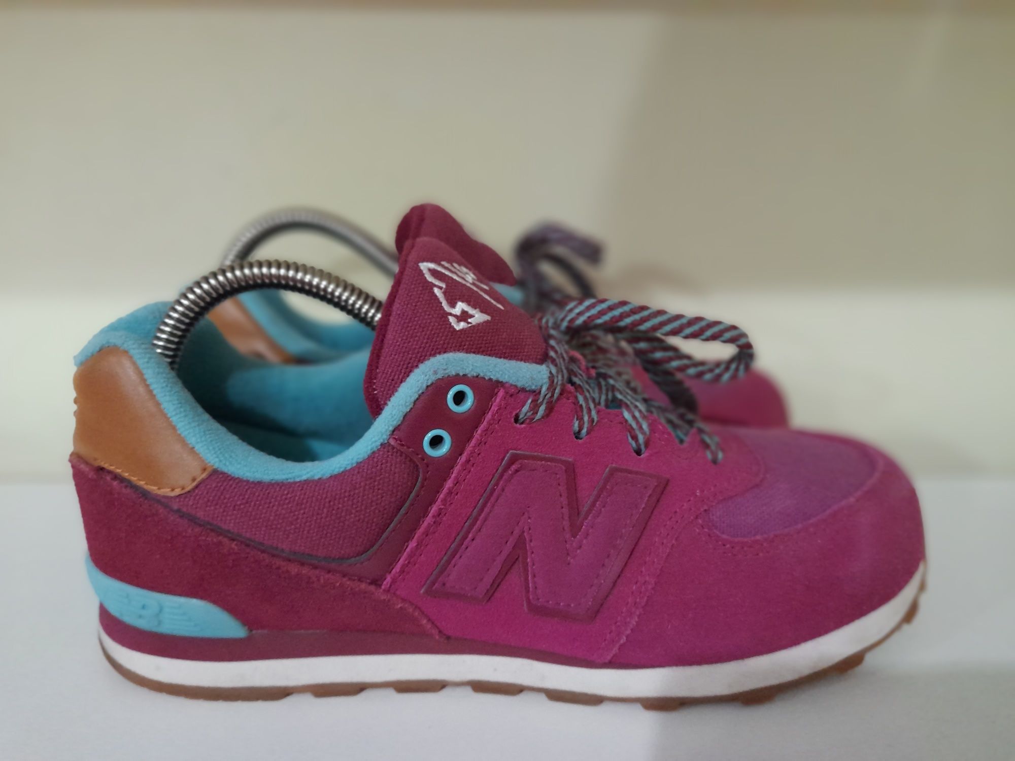 Женские кроссовки NEW BALANCE идеал р. 38( 23,5 см)
KL574NFG PinkKL574