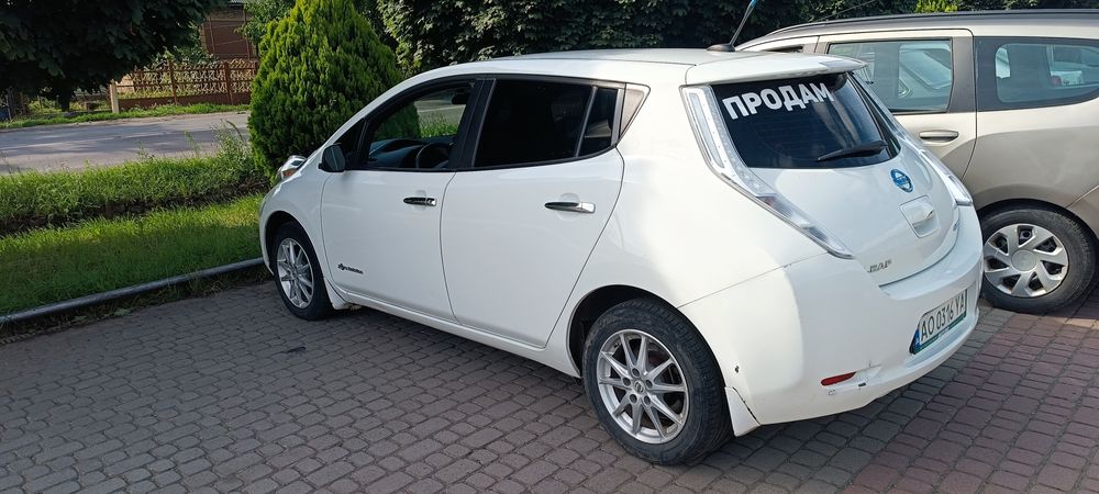 Продам Nissan Leat