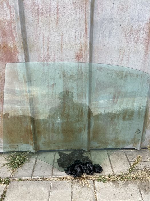 Боковое стекло Volkswagen Jetta