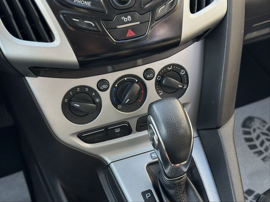 FORD FOCUS 2012 року, 2.0 бензин, автомат, передній привід.