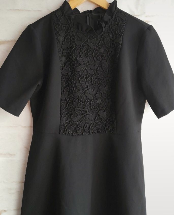 Czarna sukienka Zary rozmiar 40