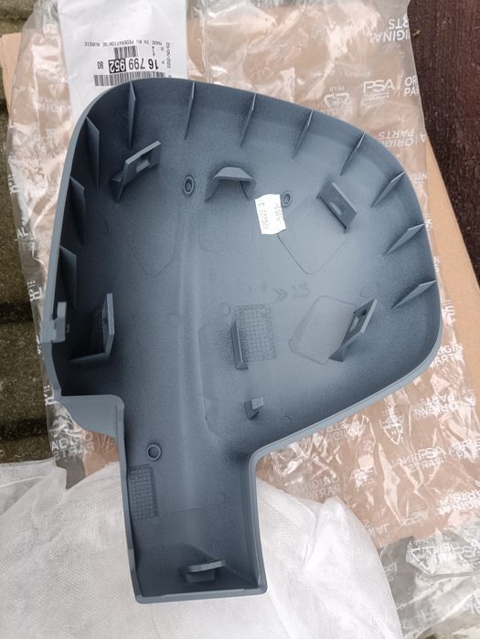 Peugeot partner citroen Berlingo 3 III lift obudowa lusterka prawego n