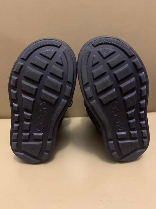 Ботинки ECCO  зимние на мальчика. 24 размер