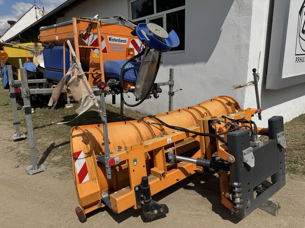 Zestaw do Unimog Schmidt Taśma Stratos 1,5 + pług śnieżny piaskarka