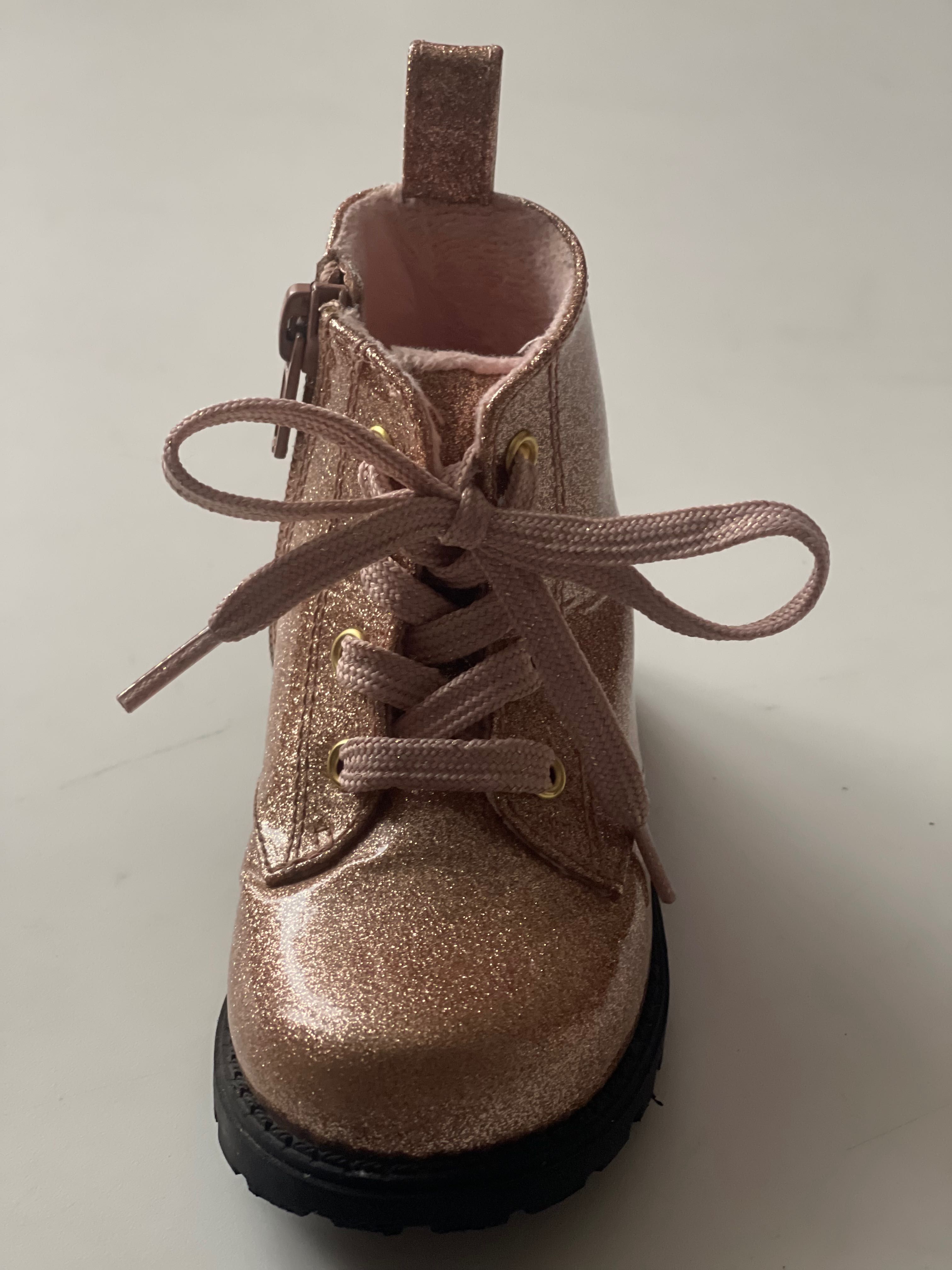 Дуже милі сріблясті рожеві черевички H&M на 22 розмір