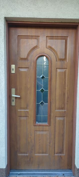 Drzwi zewnętrzne wejsciowe solidne firmy  KMT