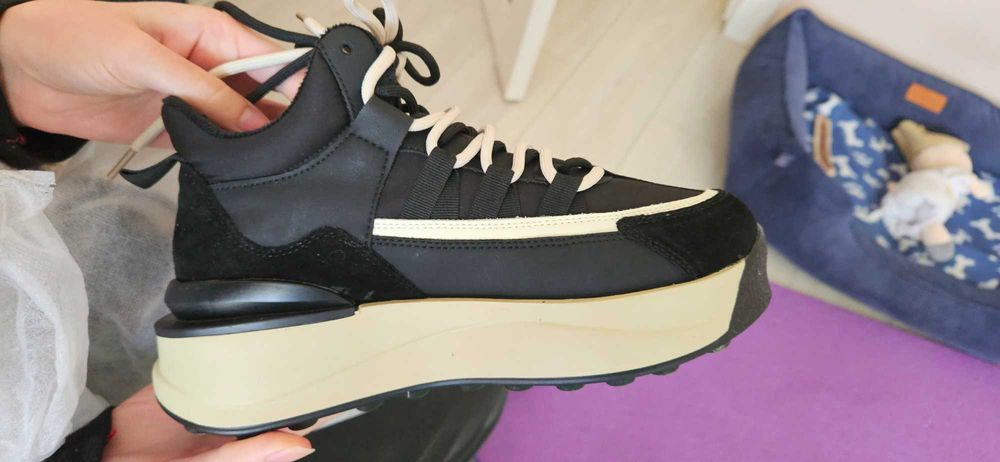 жіночі кросівки 37 розмір 240мм