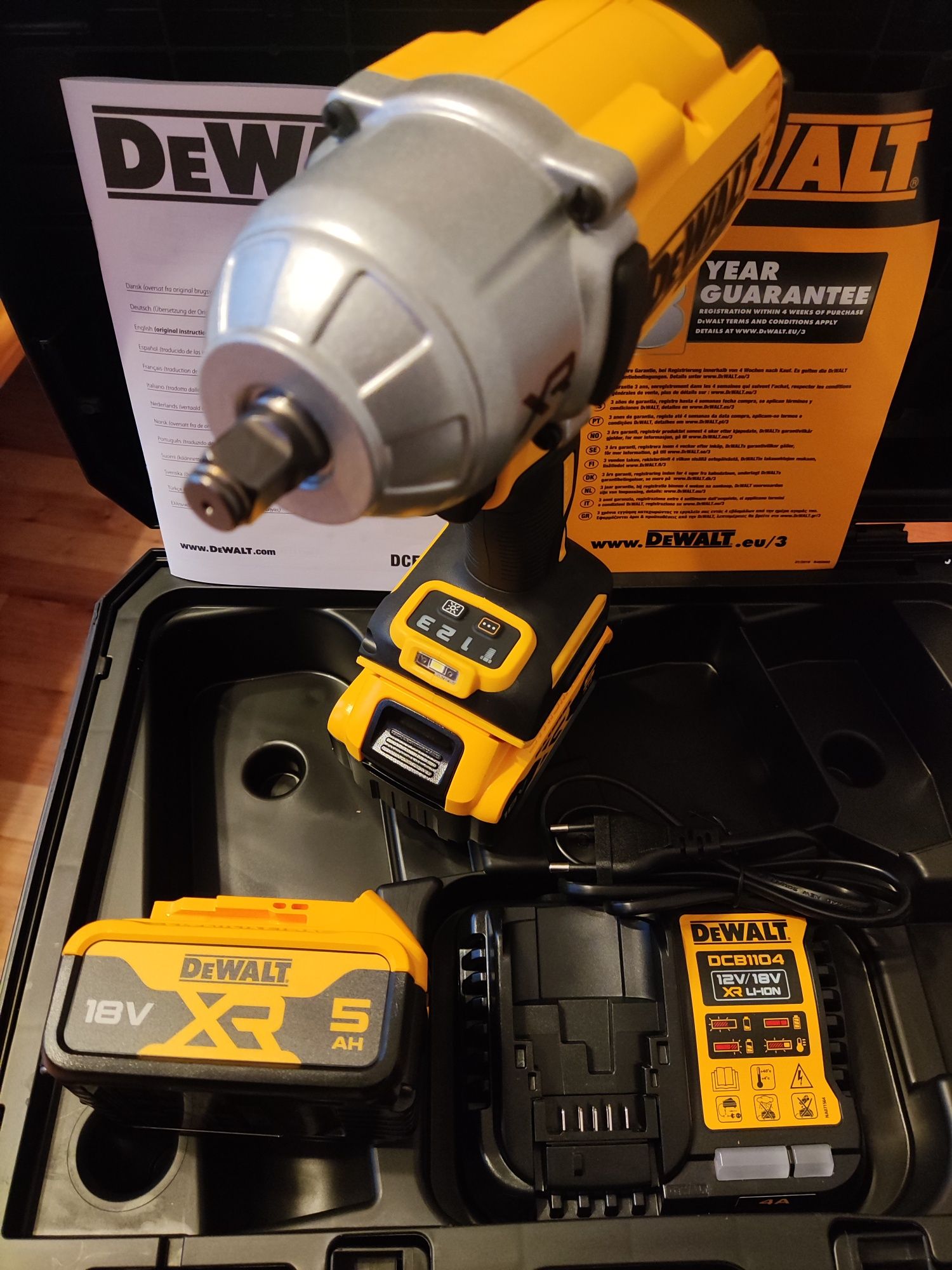 klucz udarowy Dewalt DCF900P2 2 aku 5.0Ah+ład+wal Tstak II