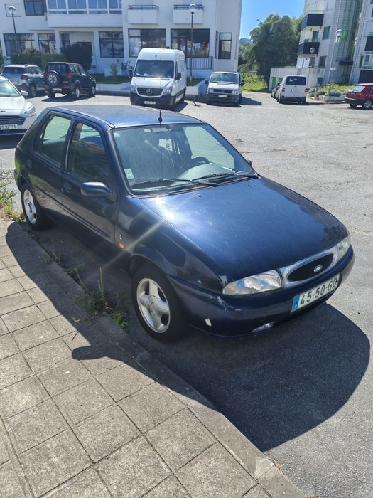 Ford fiesta único dono