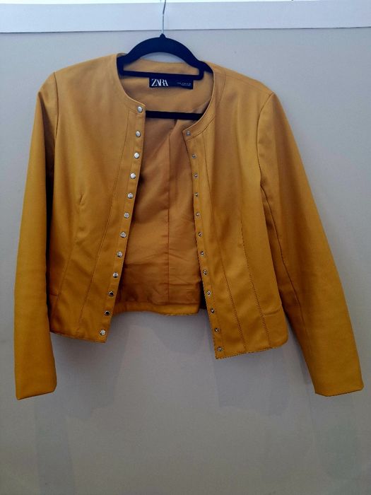 Blusão Amarelo Zara