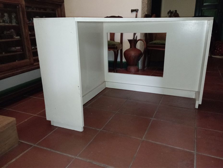 Secretária de canto