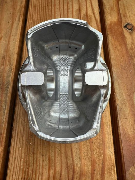 Поршень Audi 3.0 Tfsi CRE