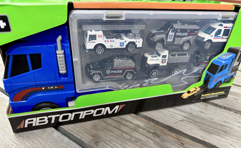 Фура, автовоз , трейлер зі спуском з машинками