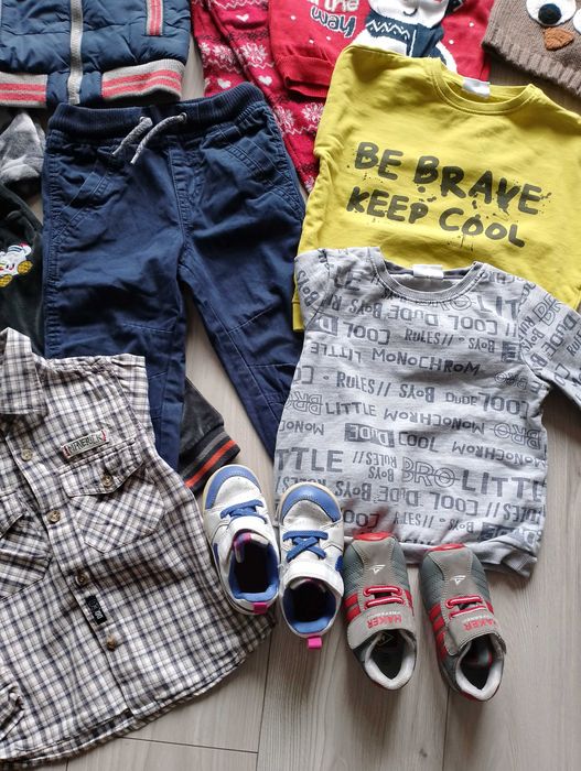 Paka ubrań dla chłopca rozmiar 98 i buciki 2 pary