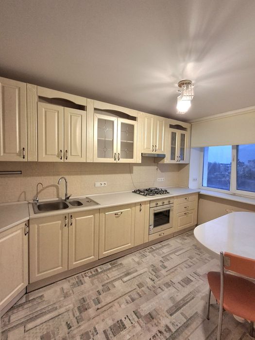 Продам 4к квартиру с ремонтом !