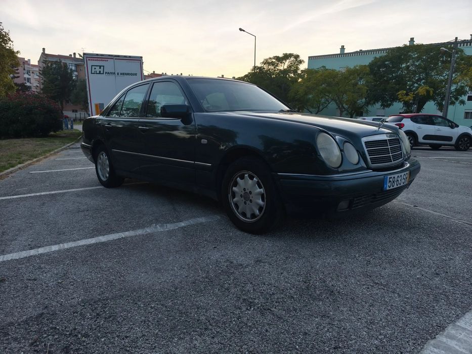 Mercedes-Benz E 220 D Elegance