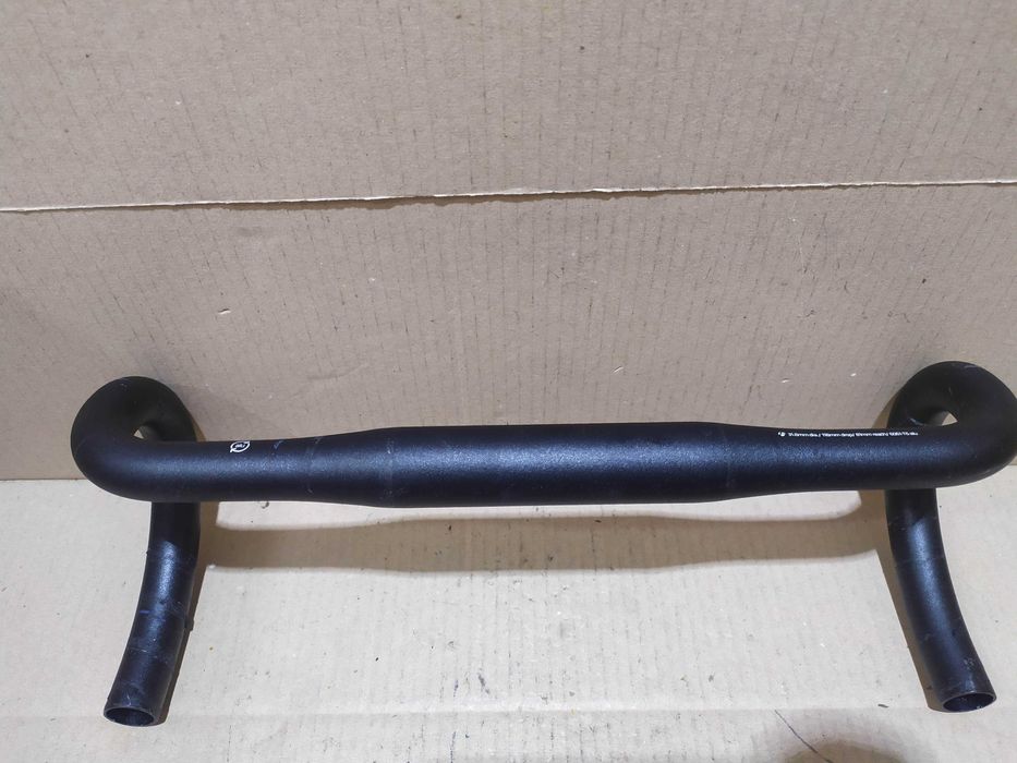 Руль Bontrager шоссейный 31.8, 38см