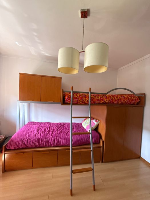 Conjunto Completo: Beliche com 2 colchões, Secretária e 2 Móveis