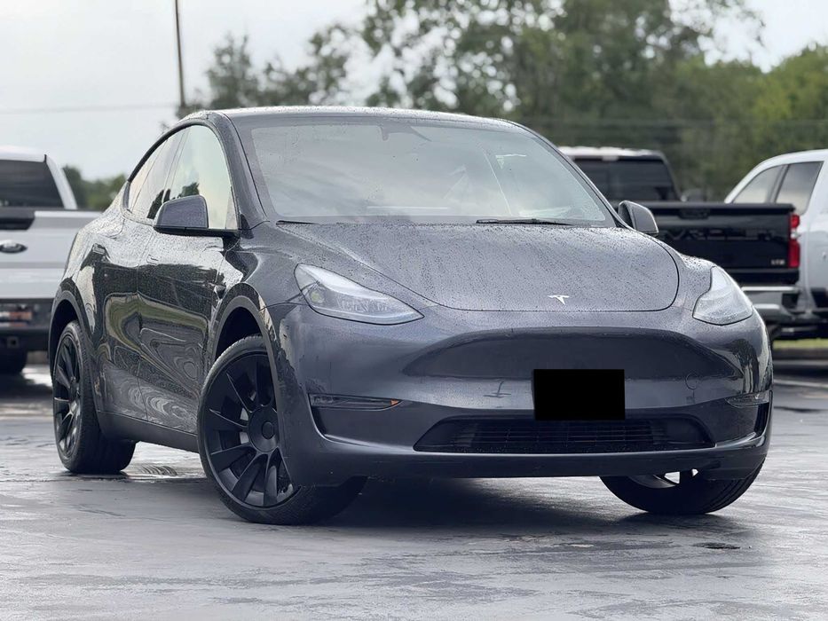 2025 Tesla Model Y Long Range